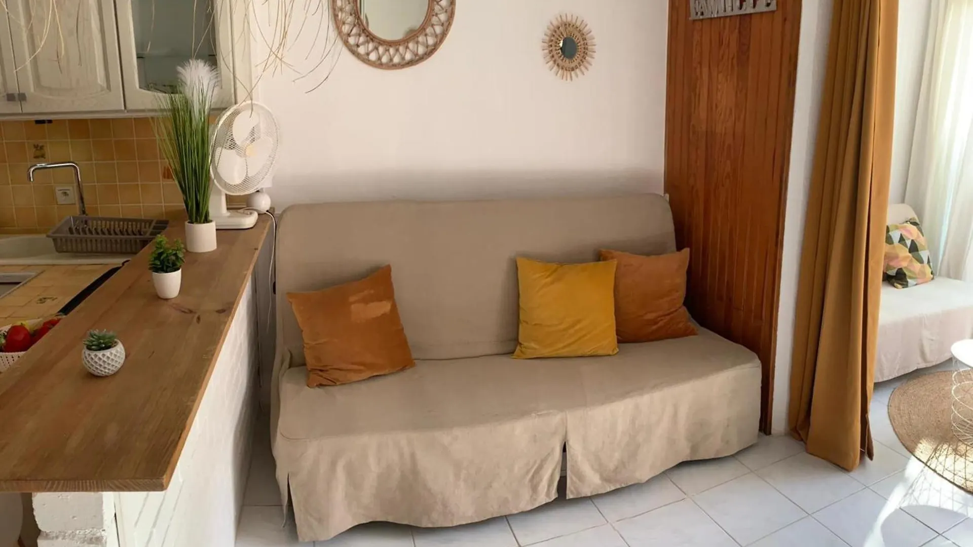 Bright Studio With Small Terrace Frejus