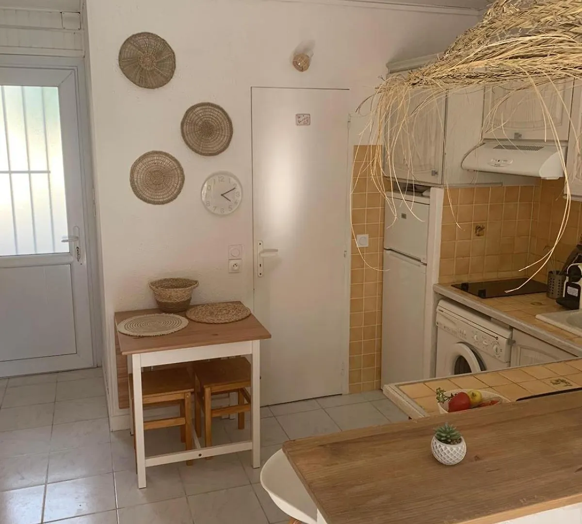 Bright Studio With Small Terrace Frejus